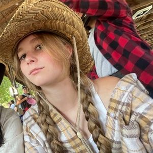 Meet your Posher, Catherine